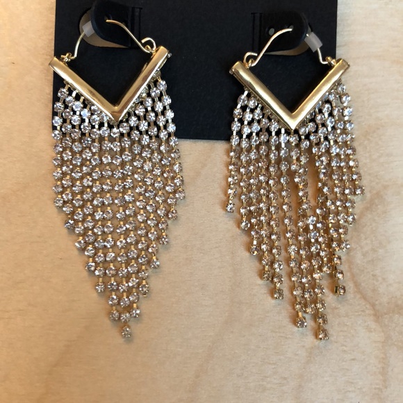 Steve Madden Gold Tone V Drop Earrings With Crystal Fringe Accents NWT - Picture 8 of 10